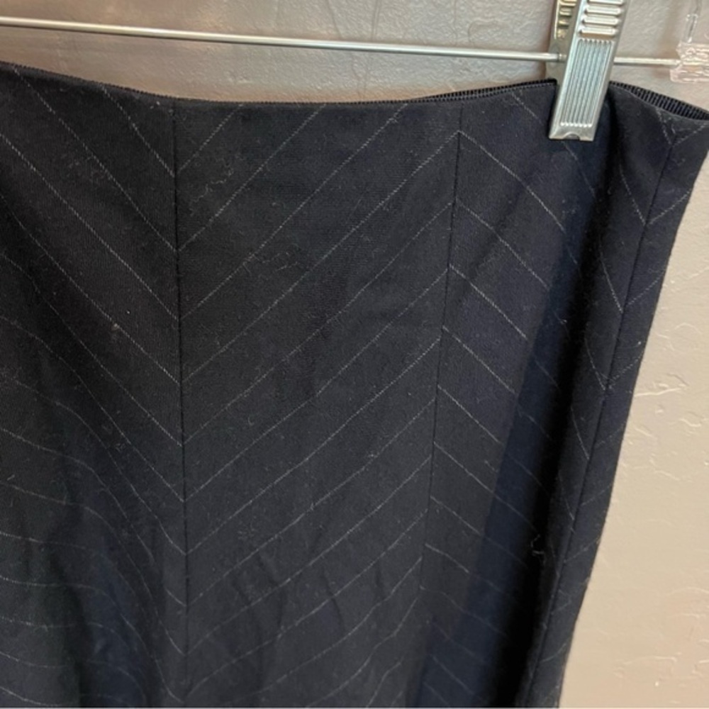 Ann Taylor Navy Blue Wool Stripes Bias Skirt  Chevron Style EUC size 6 #C32